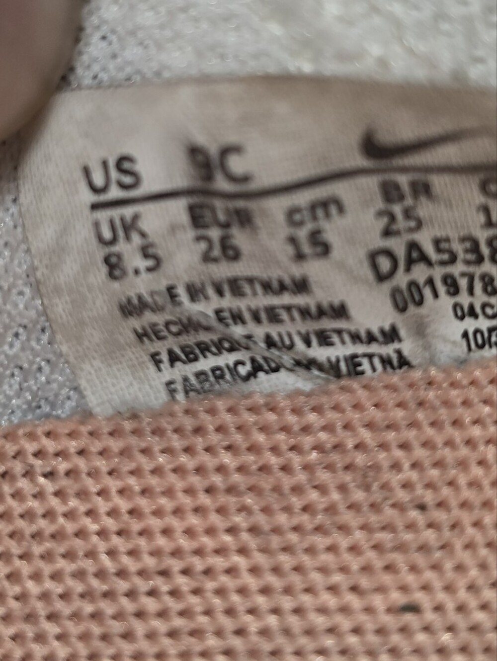 Nike Kids White Sneakers with Peach Swoosh 8.5 - Picture 2 of 5